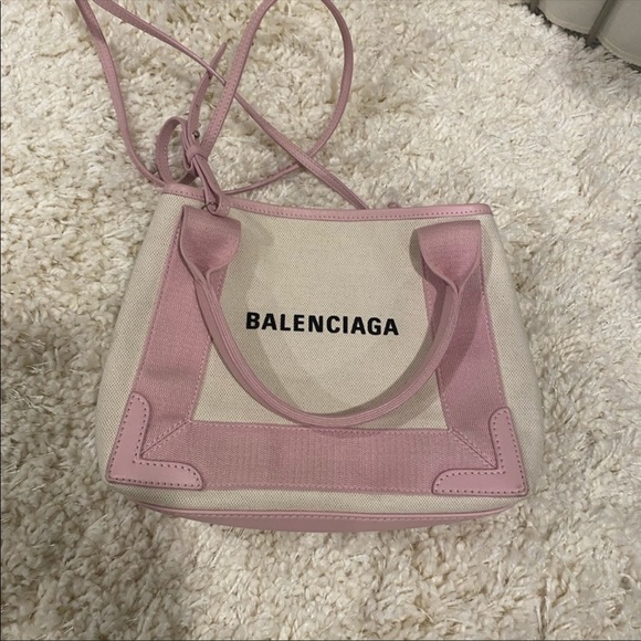 ⭐️🌴Balenciaga Logo Handbag - Picture 1 of 8
